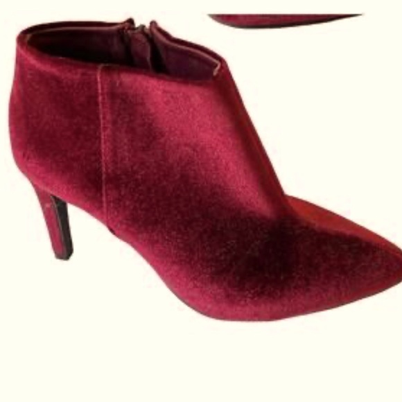 OLD NAVY MARION WINE COLOUR VELOUR POINTY TOE HIGH HEELS BOOTIE SIZE 8 - Picture 1 of 11